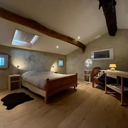 Charming For 4 People بيت للعطل *